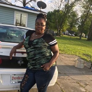 Meet your Posher, Tonya